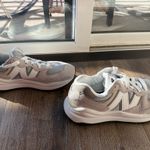 New Balance 57/40 Men’s 8 Sneaker Grey White Photo 2