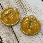 Vintage White Enamel Goldtone Round Clip Earrings Gold Photo 9
