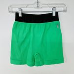 Free People Seamless Short Fresh Cut Photo 2