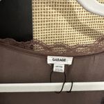 Garage  Brown Top Photo 2