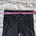 Athleta Energy Power Up Space Dye Grey Athletic Capri Yoga Pants - Small Photo 4