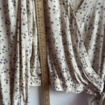 American Eagle AEO  Outfitters Womens large Floral Cream LS long sleeve faux wrap Photo 5