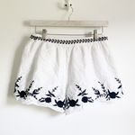 ZARA  White Eyelet Floral Embroidered Casual Shorts Boho Prairie sz Med Photo 3