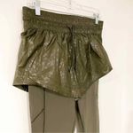 Athleta Rainier 2 in 1 Shorts Leggings Green size small Photo 4