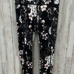 Victoria's Secret VS Incredible Essential Legging 24" Inseam Floral Workout Exercise Pants Size 4 Photo 0