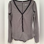Lululemon Awesoma Henley Hyper Stripe Size 8 Photo 2
