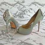 Badgley Mischka  Kiara Heels Mint Green Crystal Satin Platform Pumps 7 Stilettos Photo 12