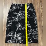 White House | Black Market  WHBM Floral Pencil Skirt 00 Professional Work Formal Photo 3