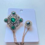 Vintage Baroque Green Crystal Brooch with Chain – Elegant Imitation Gem Pin Photo 1