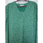 Stitch Fix Monday Fun Size 2X Green White V Neck Short Sleeve Lightweight Top Photo 1