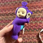 VTG 2000 AUTHNETIC TELETUBBIES TINKY WINKY PURPLE KEYCHAIN BAG CHARM CLIP ON Photo 1