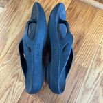 OOFOS Ooriginal Flip Flop‎ Black Size 10 Comfy Photo 2