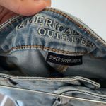 American Eagle Hi Rise Shortie Light Wash Size 6 - Super Super Stretch Photo 4