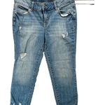 Maurice's Light Wash Distressed Capri Jeans Size 4 Low Rise Pockets Photo 0