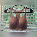 NWOT Incredible Lightweight Sport Bra 34DD High Impact Racerback Tan Size undefined Photo 1
