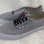 Vans Geometric Black and White Photo 2