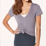 Lululemon Women’s Sz 6 Love Tee V in Dusky Lavender Photo 0