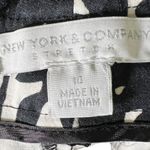 New York & Co. New York Company Stretch Floral Print Pants Black White Size 10 Photo 3