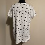 EUC Chip Clip Black and White Kitty Graphic Casual Tee size large Photo 4