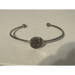 90's Vintage Womens Floral Silver Tone Bangle Bracelet Dainty Minimalist Western Photo 1