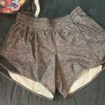 Lululemon  Hotty Hot Short II Sz 6 tall Heather Lux Photo 5