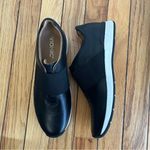 Vionic  Wide Cosmic Codie Slip On Leather Sneakers Size 6.5 Photo 2