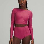 Lululemon cropped long sleeve Photo 4