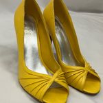 Y-Not ?  Yellow Peep-Toe Heels Women’s Size 8.5 Photo 1