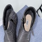 Clarks  Movie Retro Quilted Leather Side Zip Ankle Boots Block Heel Gray Sz 9.5 Photo 6