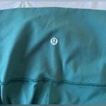 Lululemon Athletica Women’s Emerald Green Capri Style Hi-Rise Leggings SIZE 10 Photo 2