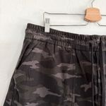 Athleta NEW  Camo Farallon Short Shorts Sz 18 Photo 2