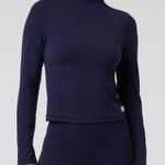 Vuori  AllTheFeels Long Sleeve Mock Neck Top Size Small In Jet Navy Blue Photo 0