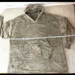 REDESS Blanket Sweatshirt Tan Photo 1