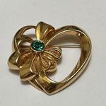 Signed Avon Gold Tone Emerald Color Rhinestone May Birthstone Heart Brooch Pin Photo 0