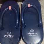 💙RARE Y2K Sugar Floatie Shoes
NAVY PINK flip flops sz md 5/6
pool beach sandal Blue Photo 4