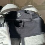 Athleta  hat with ponytail hole black
Nwt Lycra lightweight Photo 1