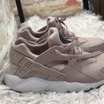 Nike Huarache Women’s Blush Athletic Running Shoes Photo 8