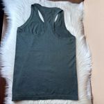 Athleta  Momentum Shine Tank Bali Green Size Medium Photo 11