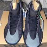 Yeezy adidas  sneakers Photo 1