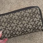 Tommy Hilfiger Like new  wallet Photo 2