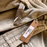 SKIMS NWT Velour Joggers in Gold Size 4XL Photo 3