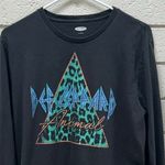 Old Navy Def Leppard Long Sleeve Gray Band Tee size L Photo 7