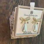 House Of Harlow 1960 Gold Tone Bow & Glass White Faux Pearl Drop Earrings NEW Photo 8