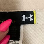 Under Armour  loose fit woman golf style shorts size 6 khaki color Photo 7