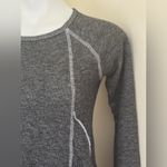 KIM & CAMI Gray Shark Bite Asymmetrical Hem kangaroo pocket..Sweatshirt Sz S Photo 1