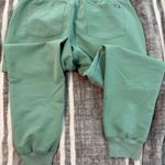 FIGS Jogger Scrub Pants Photo 4