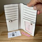 Kate Spade Wallet Photo 4