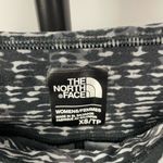 The North Face Women’s Black Gray Abstract Print High-Rise Tight Leggings Photo 3