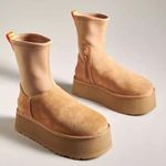 UGG Chestnut Dipper Boots 9 Photo 0