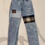 Hollister  Ultra High Rise Mom Jeans Raw Hem Distressed Patch Work Womens Size 1R Photo 0